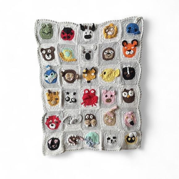 Adorable granny square crocheted childrens baby blanket - Picture 1 of 8